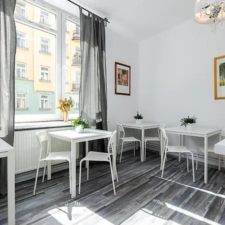 Хостел Unit In Solec50 By Metro Station Centrum Kopernika Elektrownia Powisle Stadion Narodowy